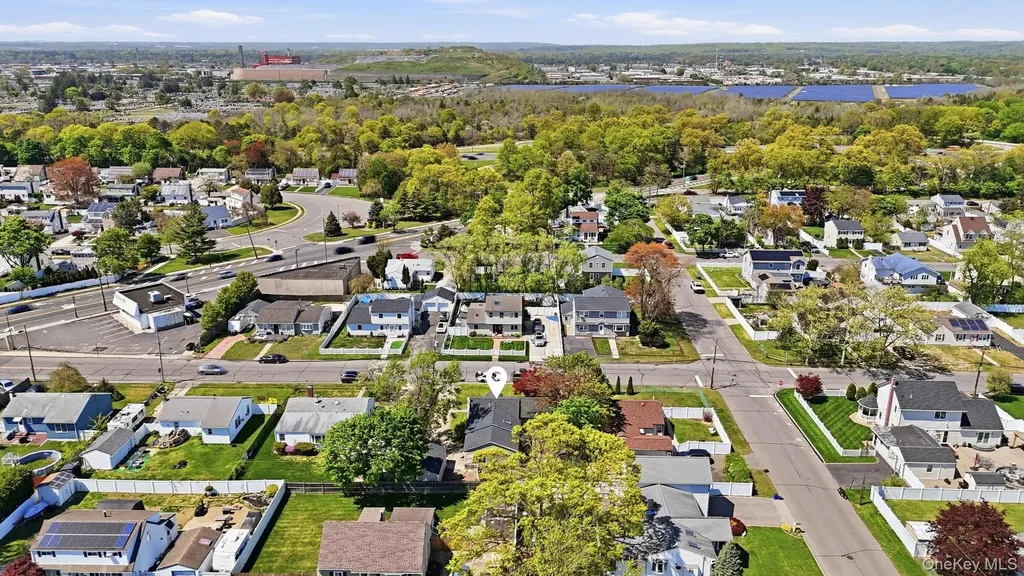 284 15th Street West Babylon NY 11704