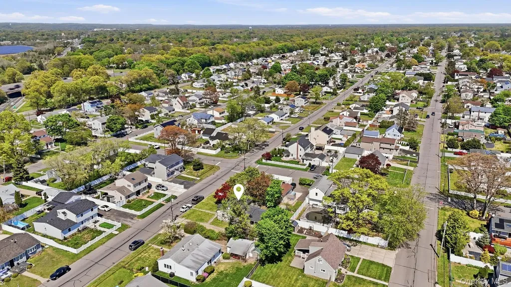 284 15th Street West Babylon NY 11704