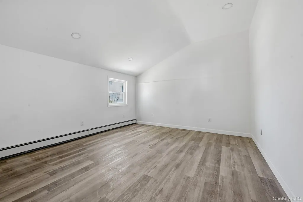 284 15th Street West Babylon NY 11704