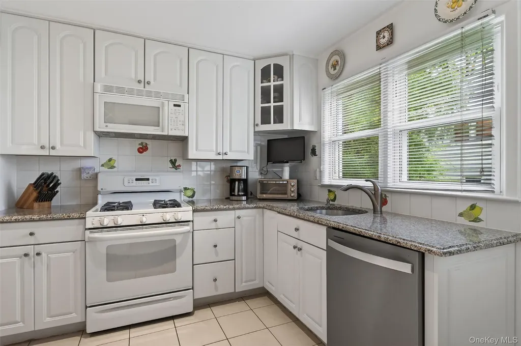 25 Frederick Lane Scarsdale NY 10583