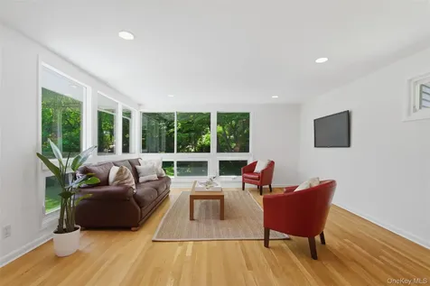67 Old Country Road New Rochelle NY 10804