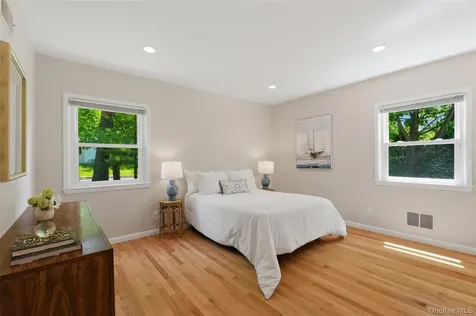 67 Old Country Road New Rochelle NY 10804