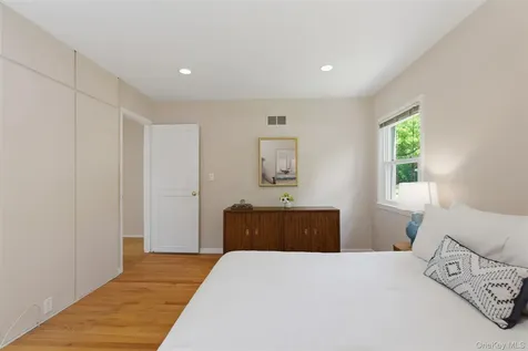 67 Old Country Road New Rochelle NY 10804