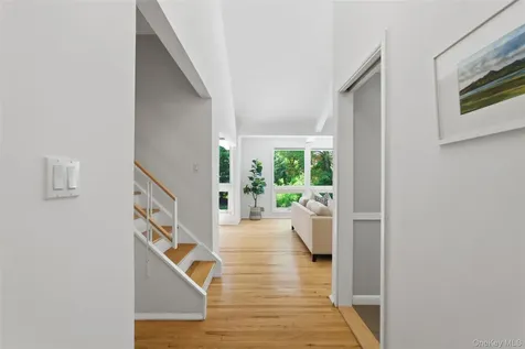 67 Old Country Road New Rochelle NY 10804