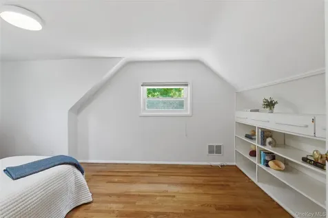 67 Old Country Road New Rochelle NY 10804