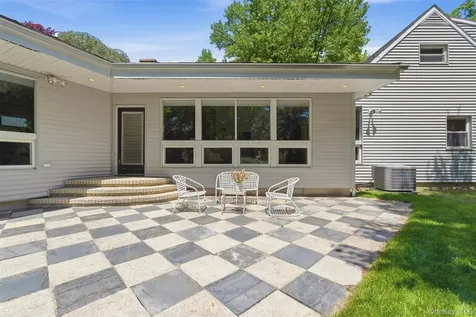 67 Old Country Road New Rochelle NY 10804