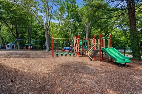 67 Old Country Road New Rochelle NY 10804