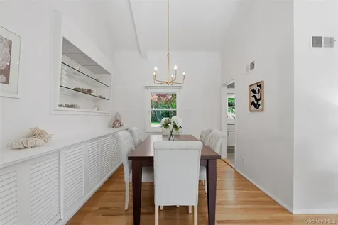 67 Old Country Road New Rochelle NY 10804