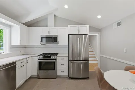 67 Old Country Road New Rochelle NY 10804