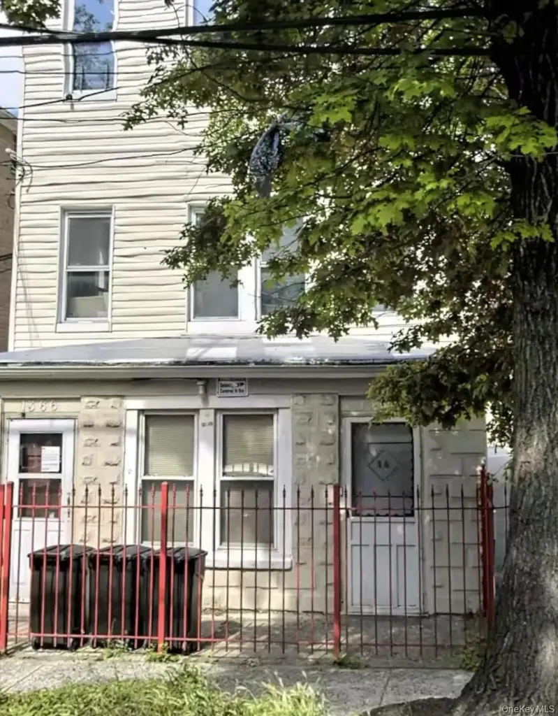 1366 Balcom Avenue Bronx NY 10461