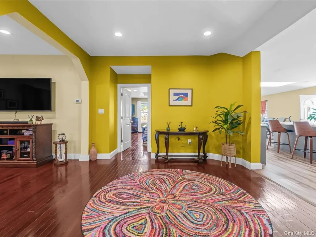 29 Colonial Avenue Freeport NY 11520