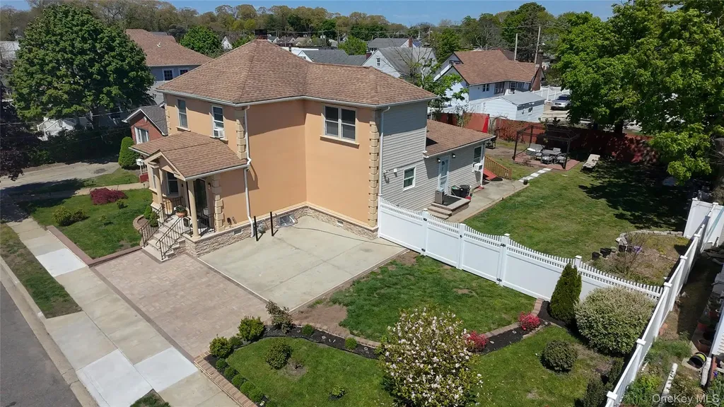 29 Colonial Avenue Freeport NY 11520