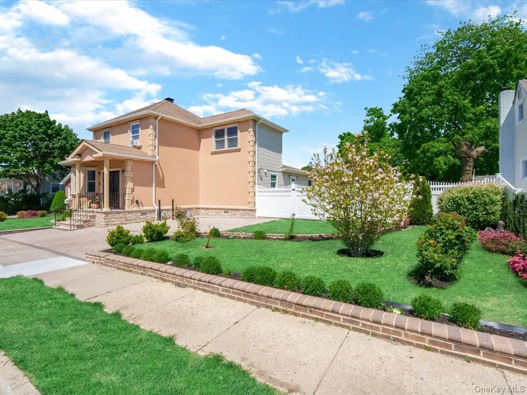 29 Colonial Avenue Freeport NY 11520