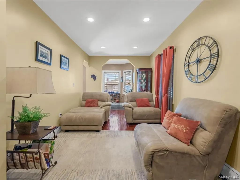 29 Colonial Avenue Freeport NY 11520