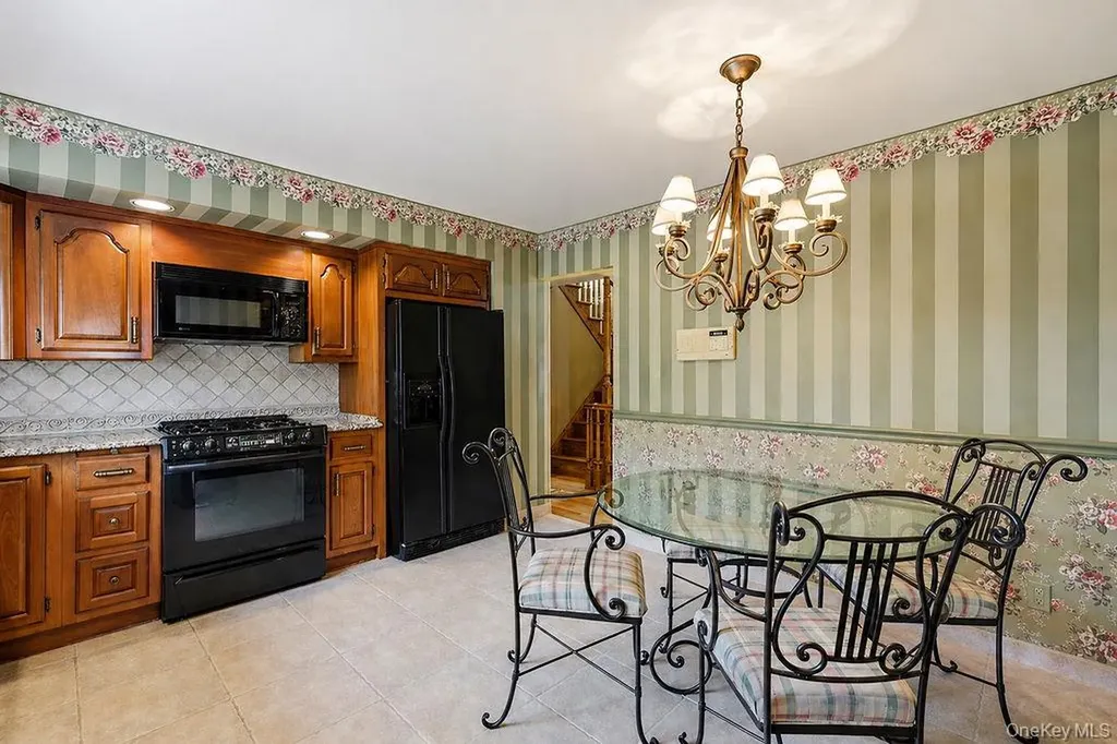 78-06 160th Avenue Howard Beach NY 11414