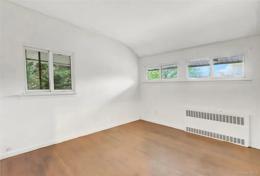 256 Vanderbilt Avenue Brentwood NY 11717