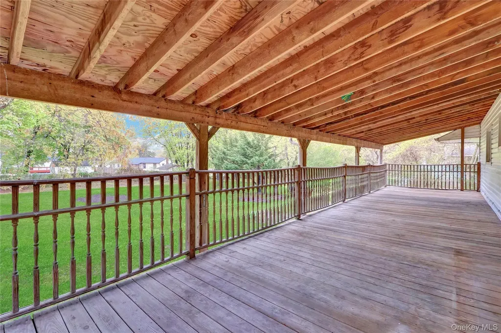 256 Vanderbilt Avenue Brentwood NY 11717