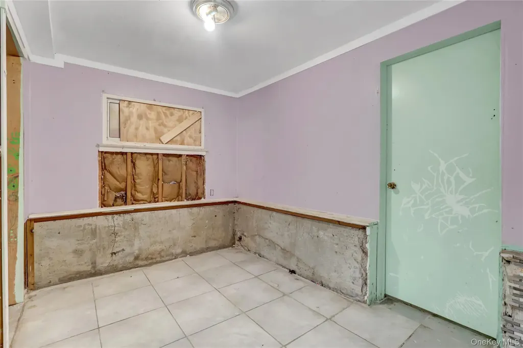 256 Vanderbilt Avenue Brentwood NY 11717