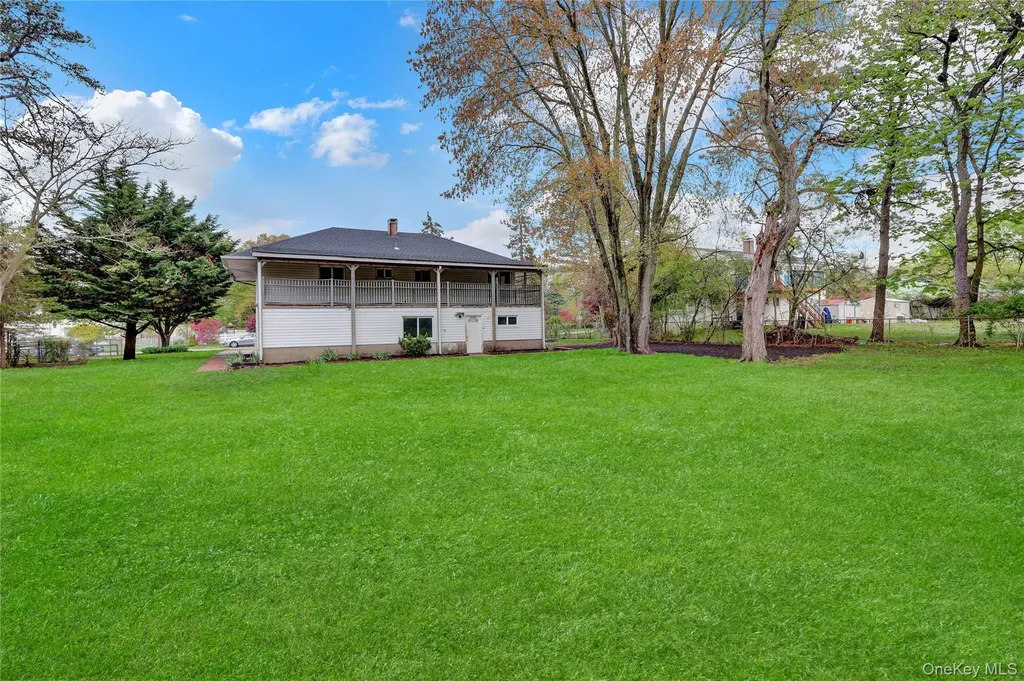 256 Vanderbilt Avenue Brentwood NY 11717