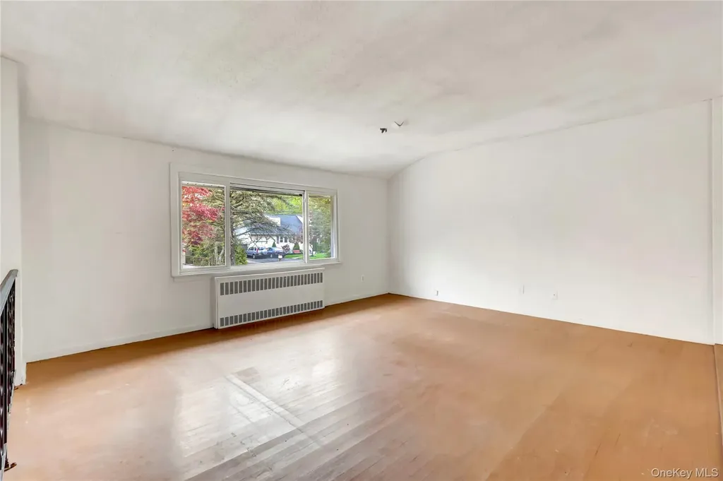 256 Vanderbilt Avenue Brentwood NY 11717