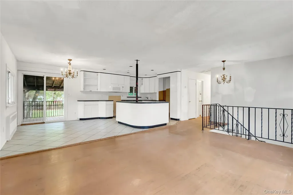256 Vanderbilt Avenue Brentwood NY 11717
