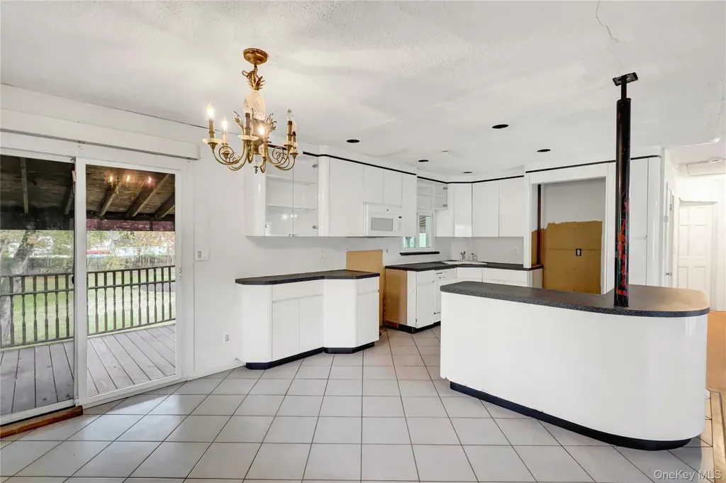 256 Vanderbilt Avenue Brentwood NY 11717