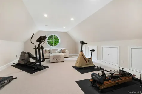 127 Boutonville Road Pound Ridge NY 10576