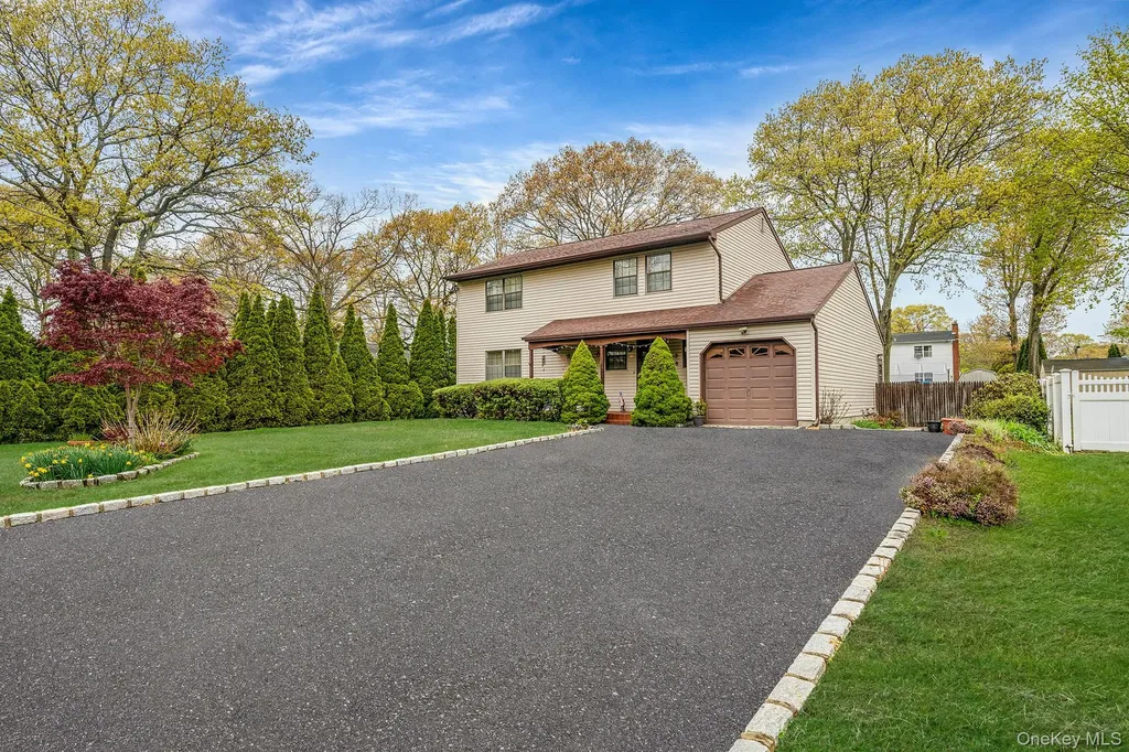 15 Brandywine Drive Mastic NY 11950