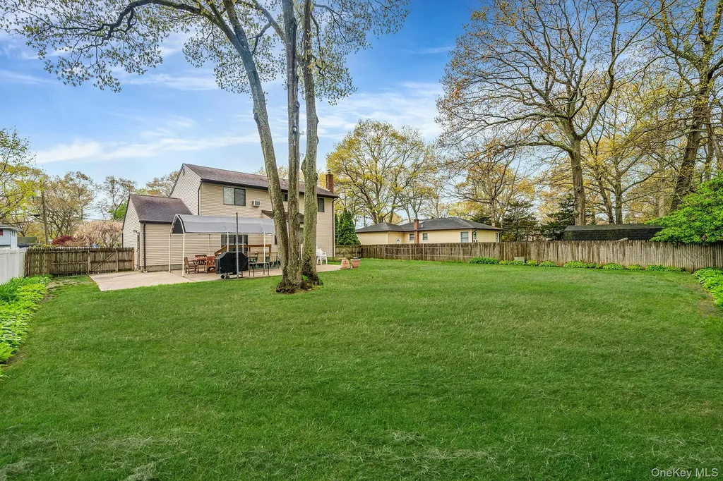 15 Brandywine Drive Mastic NY 11950
