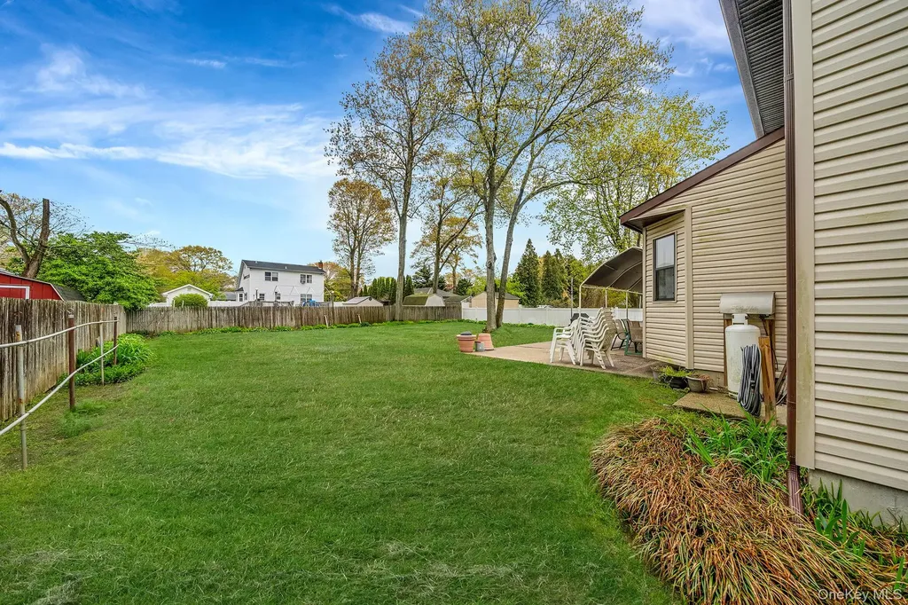 15 Brandywine Drive Mastic NY 11950