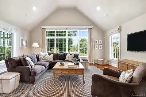 40 Algonquin Drive Chappaqua NY 10514