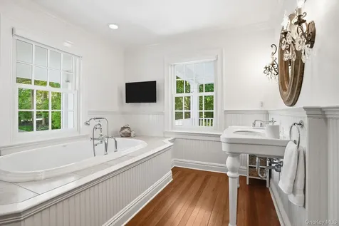 40 Algonquin Drive Chappaqua NY 10514
