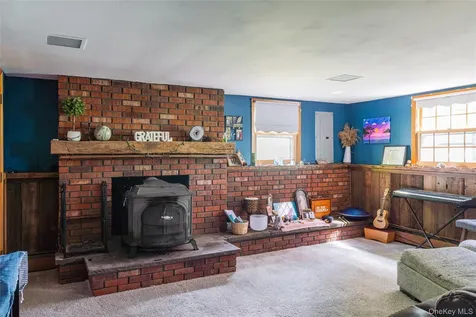 25 Mcallister Drive Pleasant Valley NY 12569
