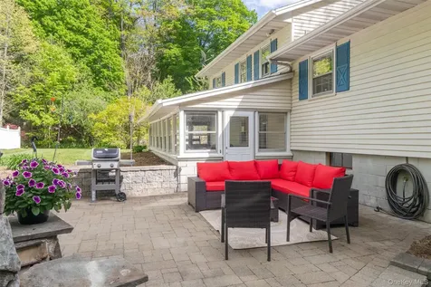 25 Mcallister Drive Pleasant Valley NY 12569