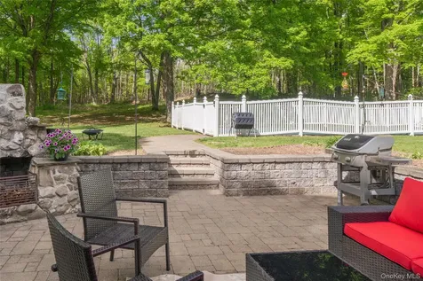 25 Mcallister Drive Pleasant Valley NY 12569
