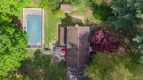 25 Mcallister Drive Pleasant Valley NY 12569