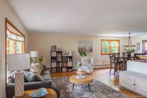 25 Mcallister Drive Pleasant Valley NY 12569