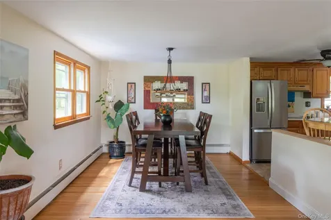 25 Mcallister Drive Pleasant Valley NY 12569