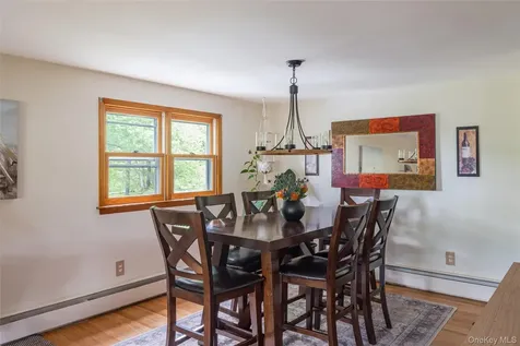 25 Mcallister Drive Pleasant Valley NY 12569