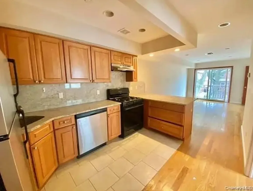 4033 191st Street Flushing NY 11358