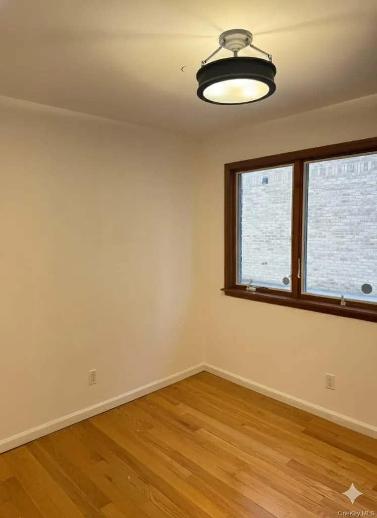 4033 191st Street Flushing NY 11358