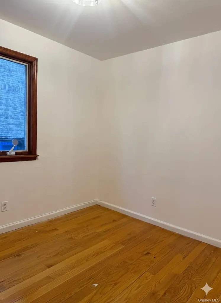4033 191st Street Flushing NY 11358