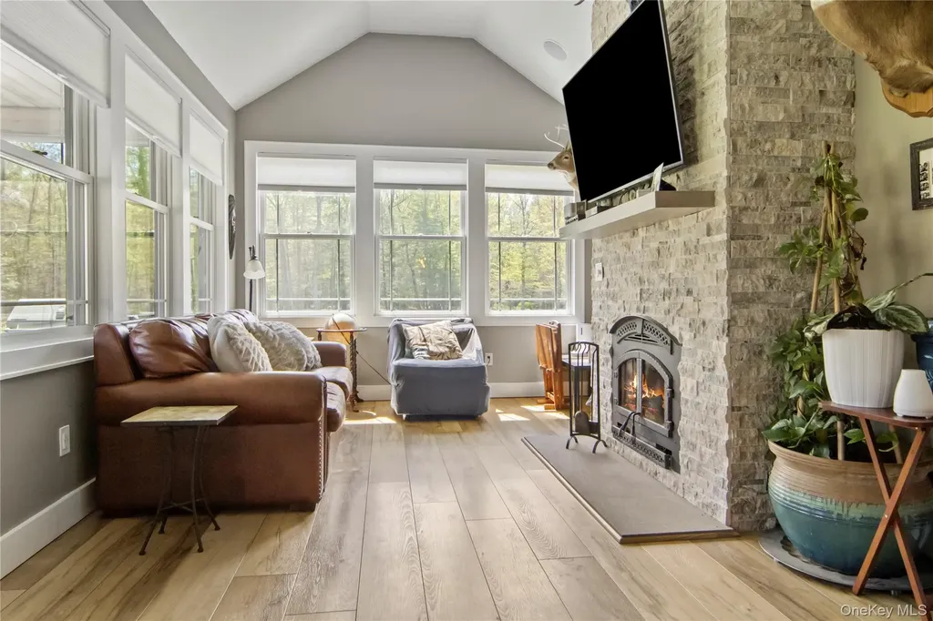 240 Sinsabaugh Road Pine Bush NY 12566