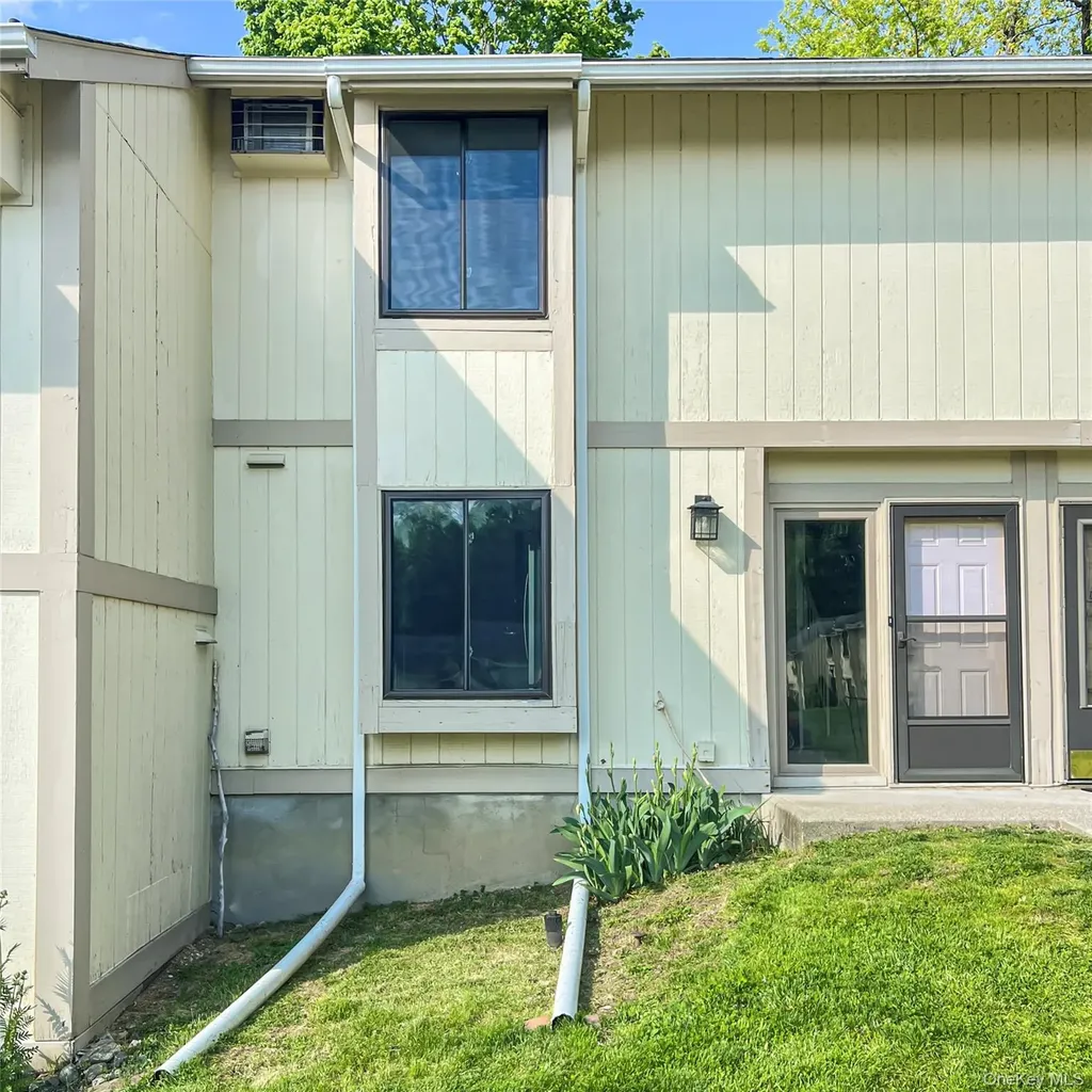 26 Hammond Plaza Beacon NY 12508