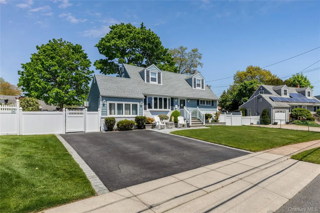 317 Oconnor Road North Babylon NY 11703