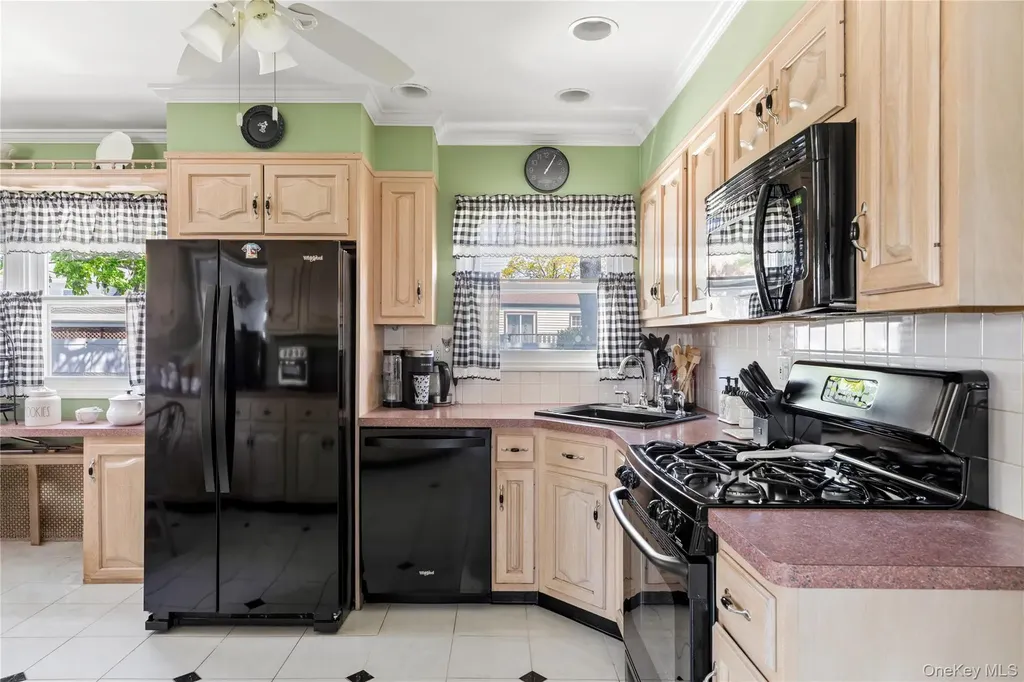 317 Oconnor Road North Babylon NY 11703