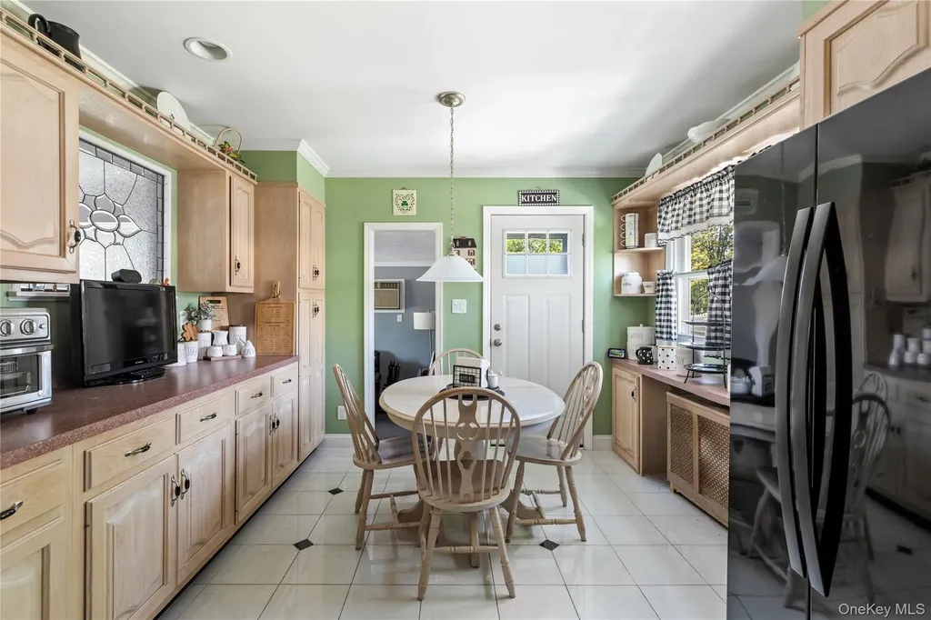 317 Oconnor Road North Babylon NY 11703