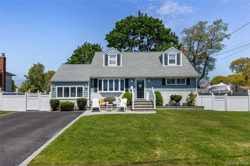 317 Oconnor Road North Babylon NY 11703