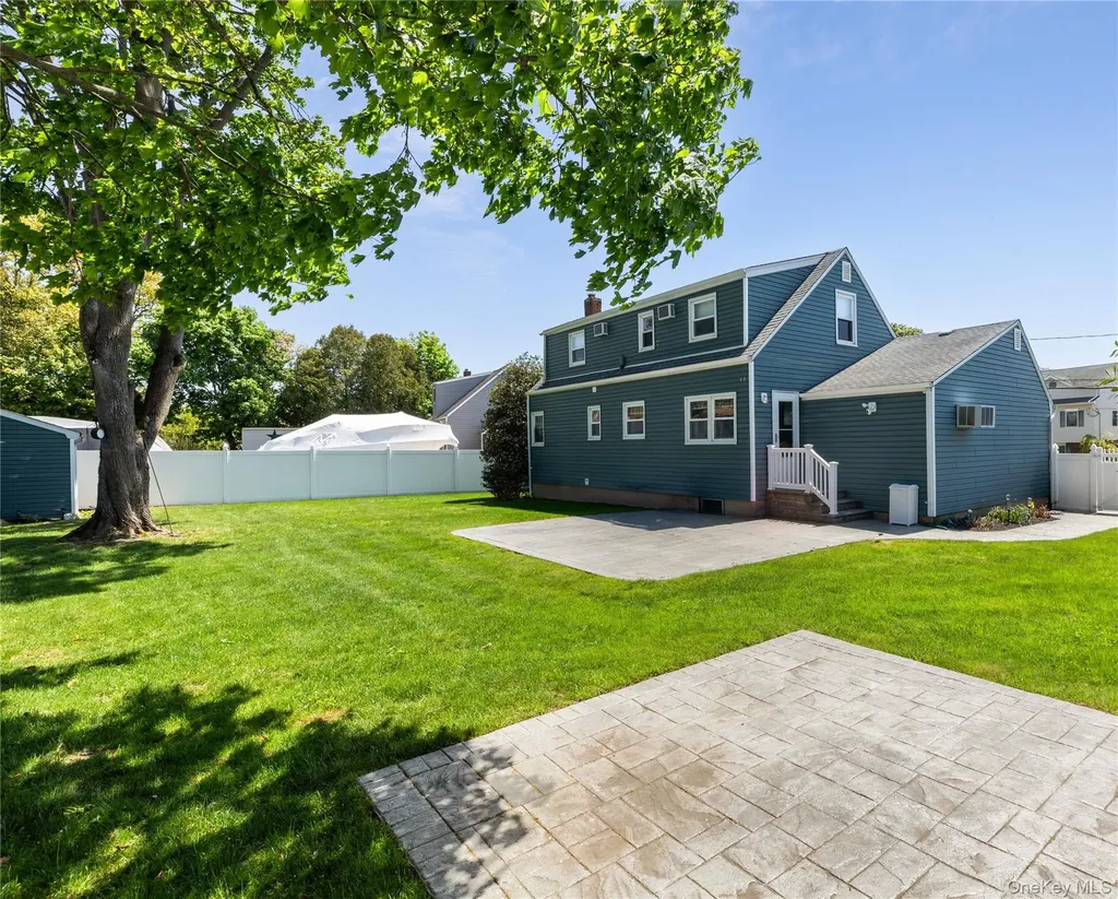317 Oconnor Road North Babylon NY 11703