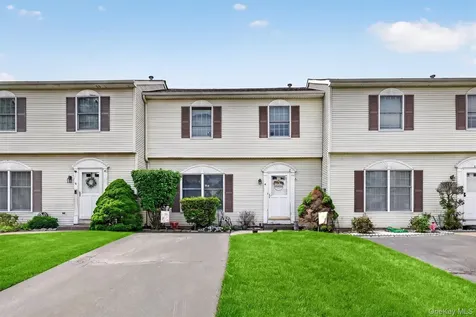 4 Strack Court West Haverstraw NY 10993